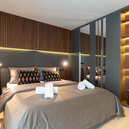 罗维尼Ez Luxury Living公寓 外观 照片