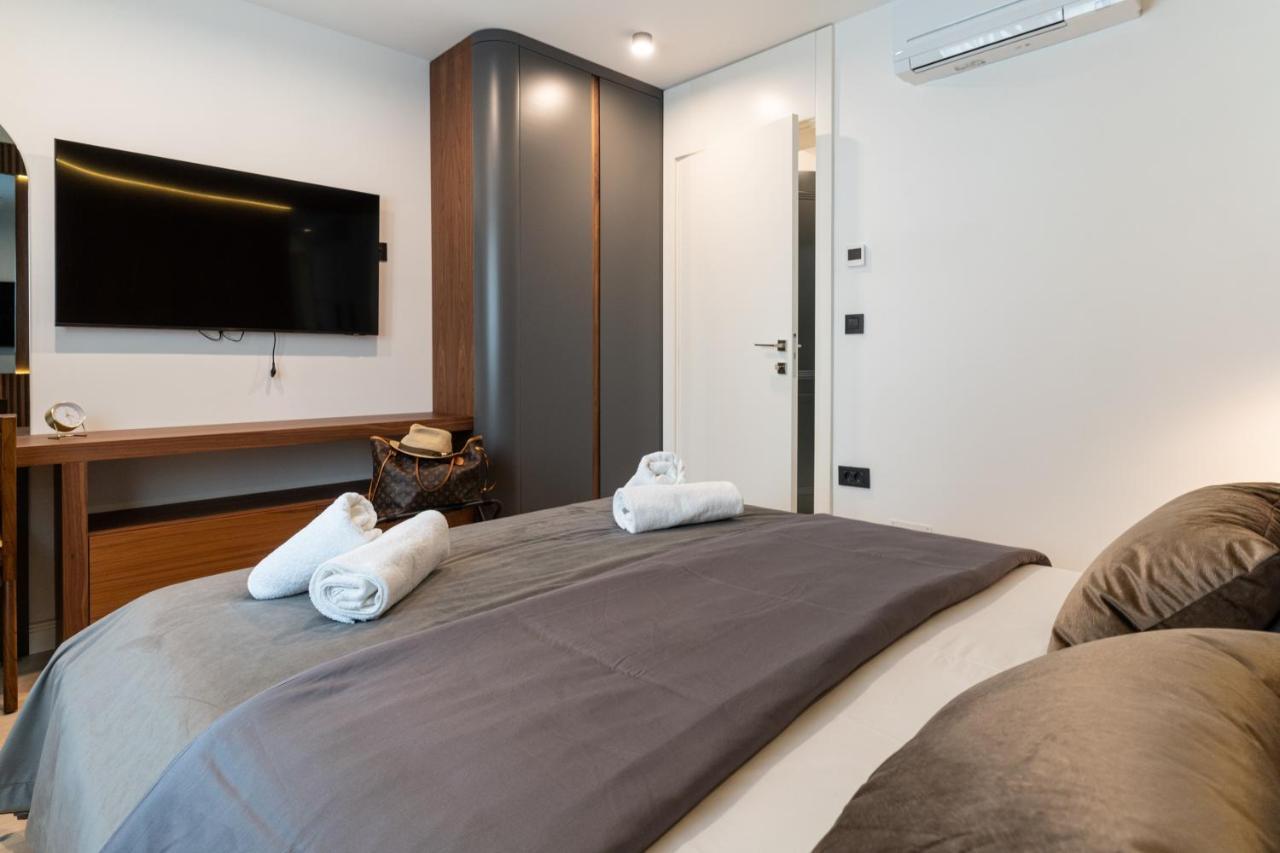 罗维尼Ez Luxury Living公寓 外观 照片