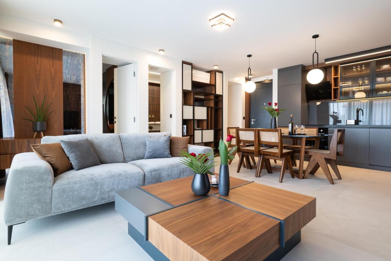 罗维尼Ez Luxury Living公寓 外观 照片